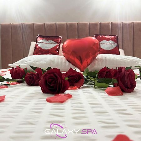 Galaxy Spa - Suite Venus Jacuzzi Et Sauna Privatif Champigneulles Luaran gambar