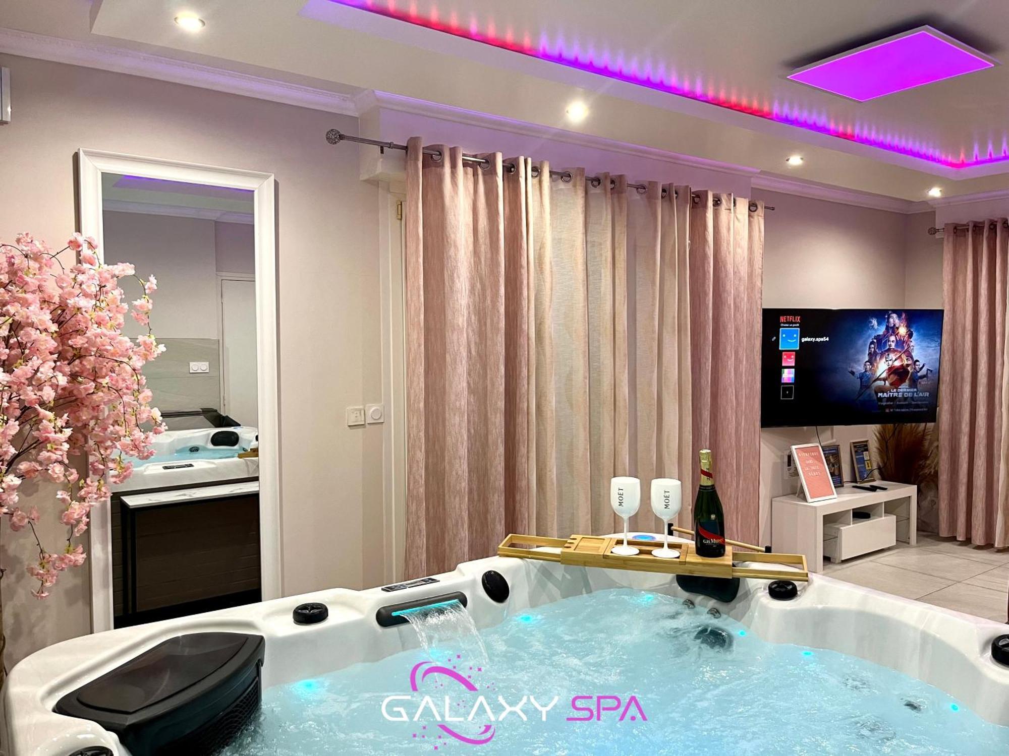 Galaxy Spa - Suite Venus Jacuzzi Et Sauna Privatif Champigneulles Luaran gambar