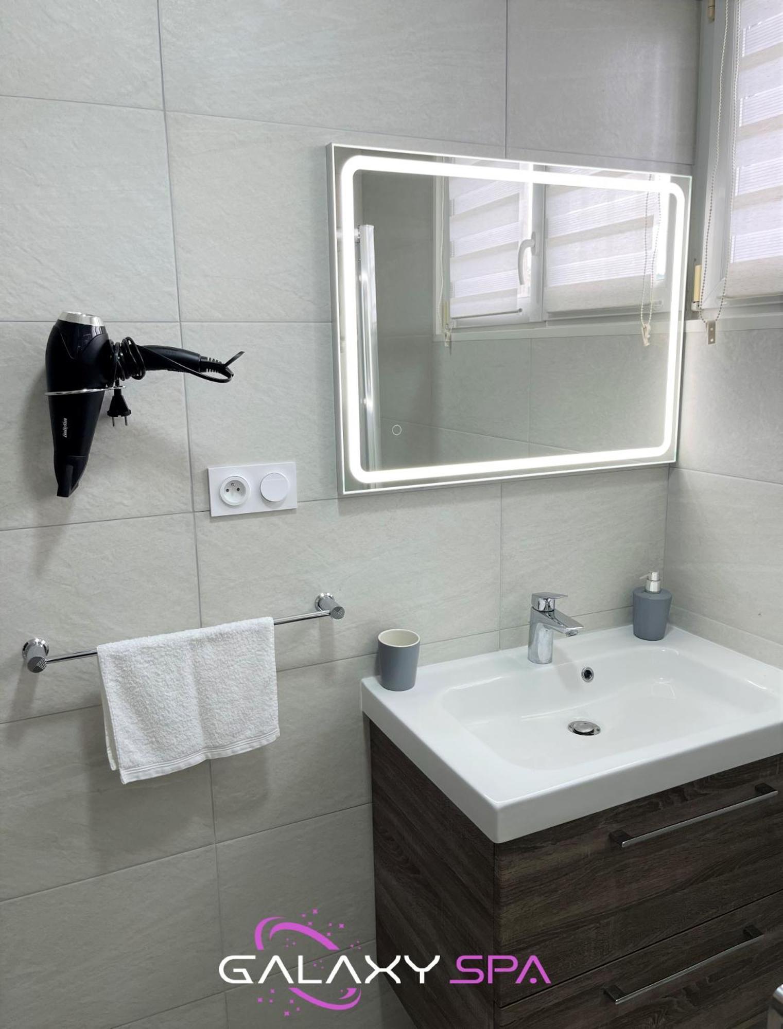 Galaxy Spa - Suite Venus Jacuzzi Et Sauna Privatif Champigneulles Luaran gambar